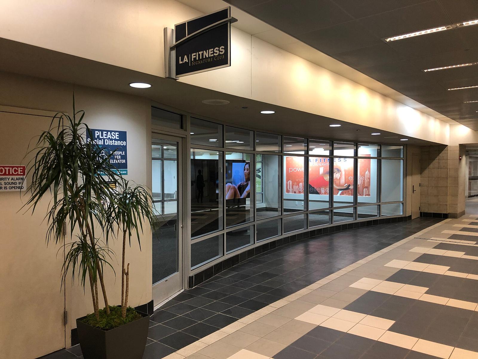 The LA Fitness Signature Club entrance in the Chicago Pedway underground passage at 55 East Randolph, photographed in April 2022.